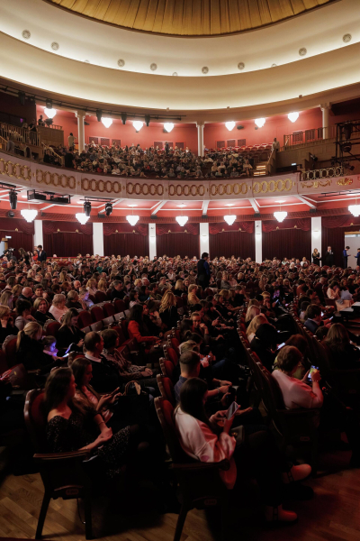 В Театре эстрады с аншлагом прошла премьера музыкального спектакля о любви