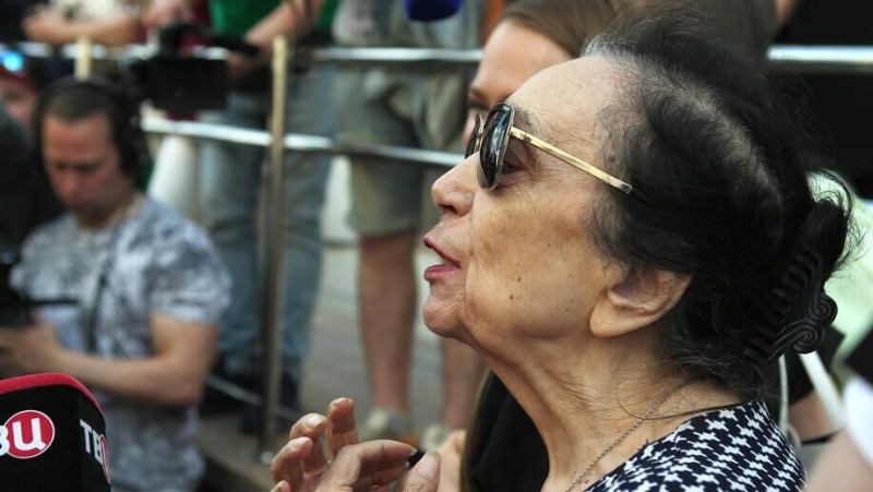 Вдову Баталова Гитану Леонтенко похоронили на Преображенском кладбище