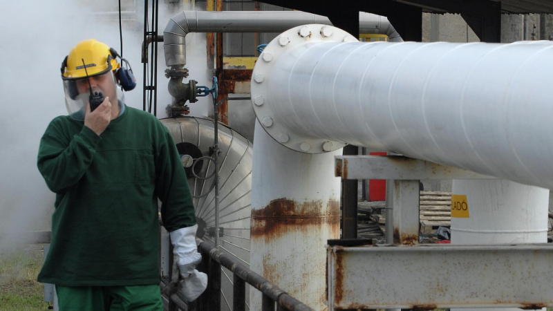 Венгрия и Словакия не откажутся от газа и нефти из России, считает эксперт