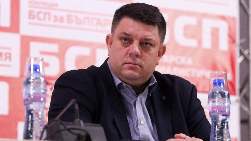 Вице-премьер Болгарии объявил об уходе с поста председателя соцпартии