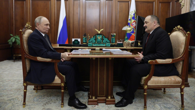 Меликов доложил Путину о росте экономических показателей Дагестана