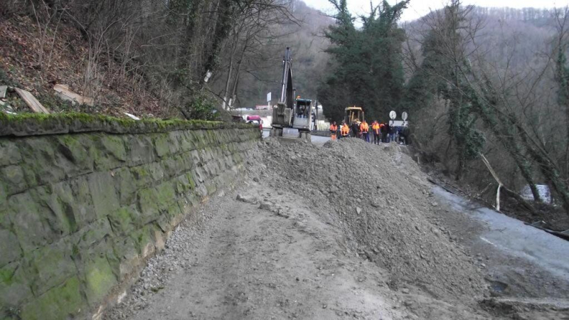Мэр Сочи рассказал, как власти планируют бороться с оползнями