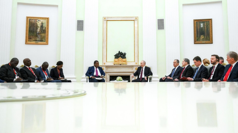 Президент ЦАР поблагодарил Путина за радушный прием