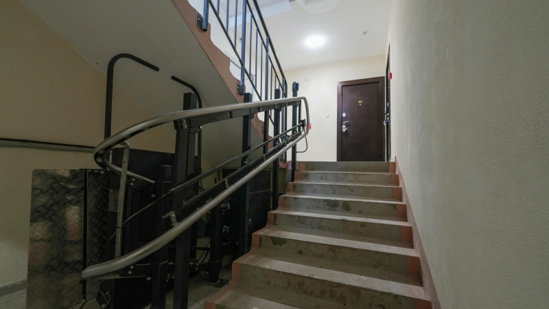 Россиянам грозит штраф за хранение колясок и велосипедов в подъезде