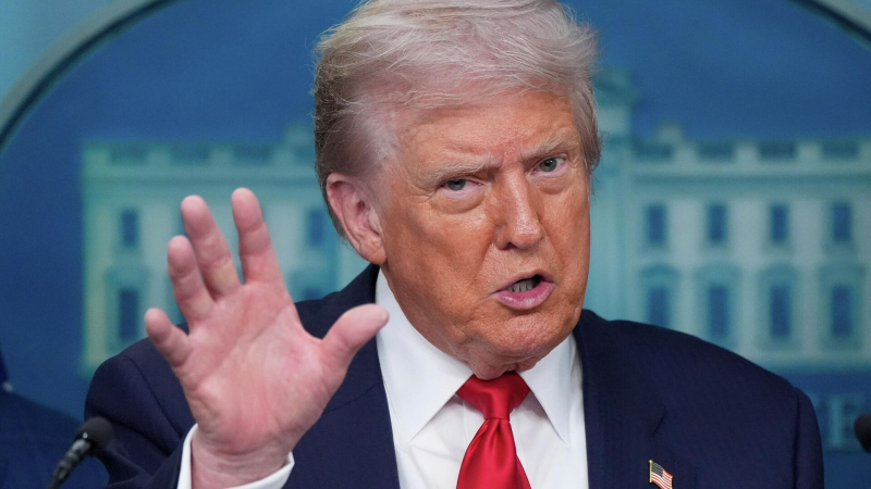 Трамп предал американцев, заявил глава МИД Ирана