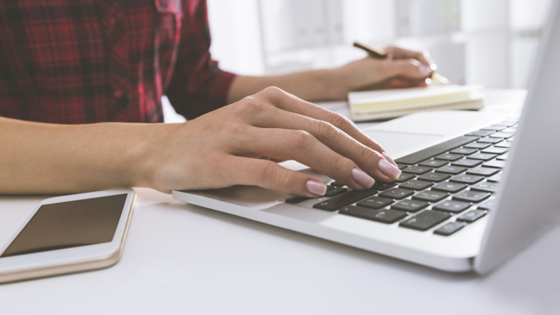 В России началась короткая рабочая неделя