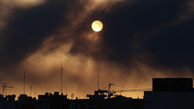 В Тегеране периодически гремят взрывы
