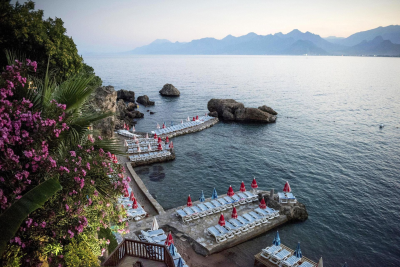 Вместо Дубая и Абу-Даби. Куда поехать за безопасным пляжным отдыхом в марте