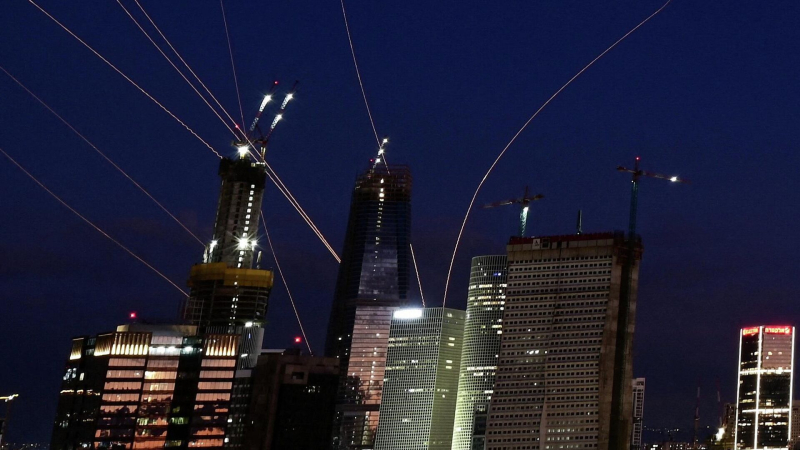 Жители Тель-Авива неделю ночуют в убежищах из-за иранских обстрелов